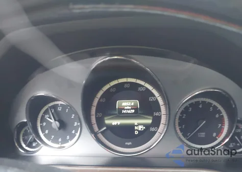 2013 Mercedes-Benz E 350 4Matic z USA, uszkodzony, nr VIN WDDHF8JB9DA698145